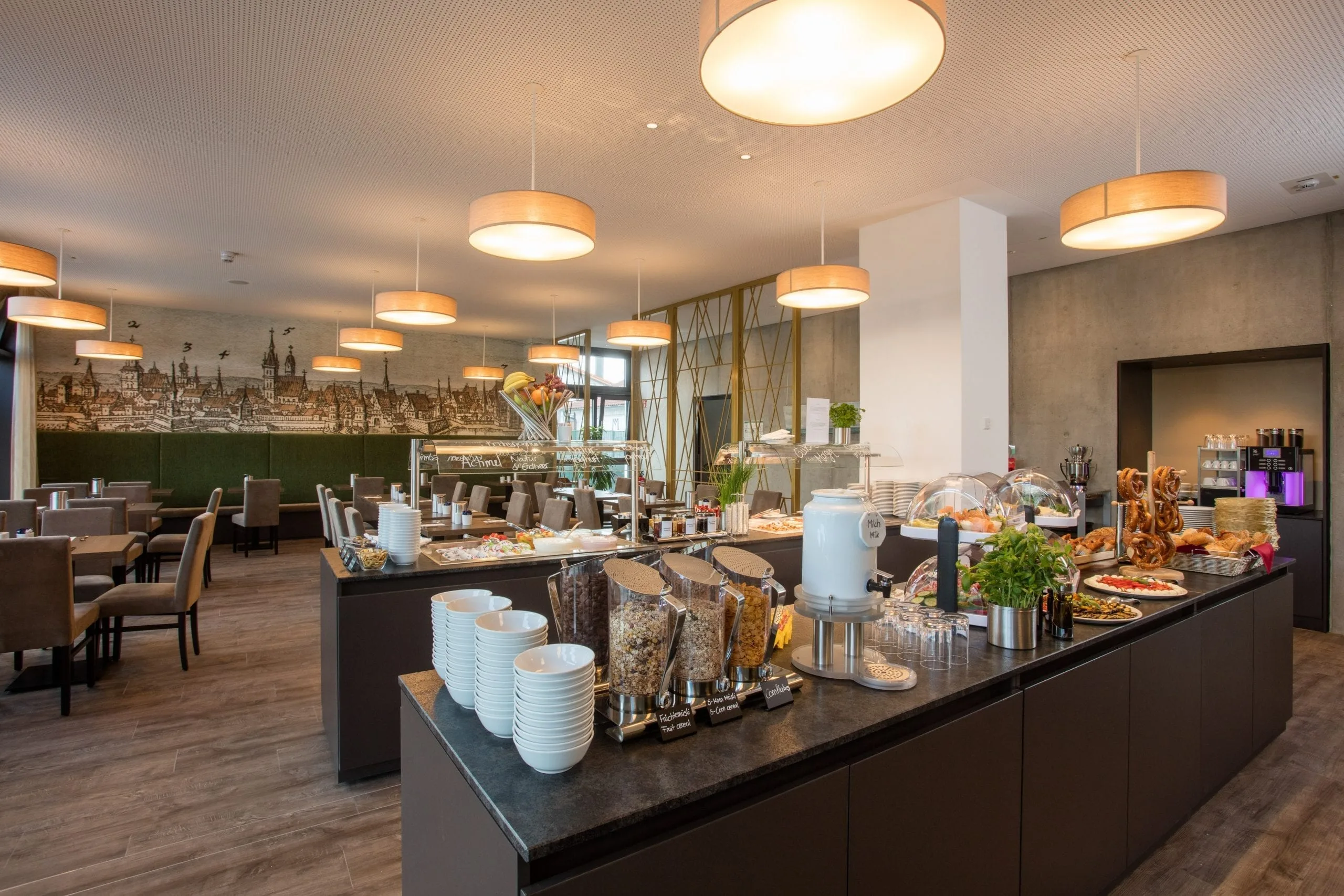 SCHUSTER Hoteleinrichtungen - Hotel am Campus GmbH & Co. KG